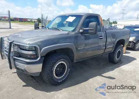 2000 Chevrolet Silverado 1500 Ls z USA, uszkodzony, nr VIN 1GCEK14T5YZ139199